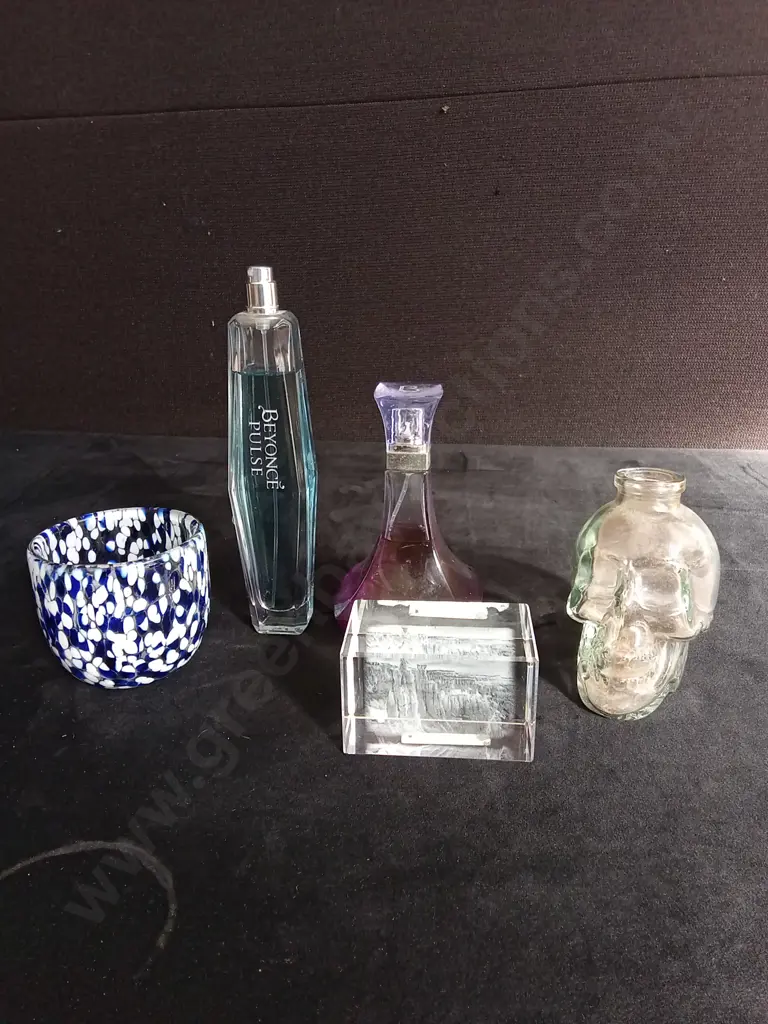 5 GLASS ITEMS INCLUDUNG 2 BEYONCE PURFUMES Image 1++