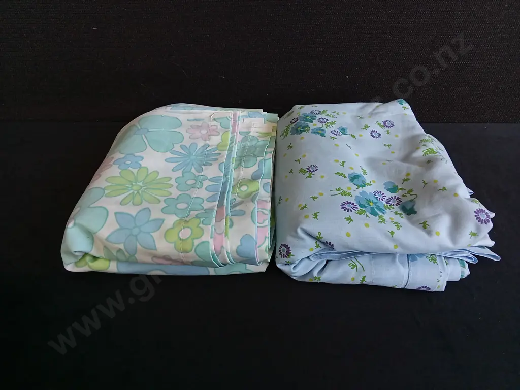 PAIR OF VINTAGE SINGLE SHEETS Image 1++