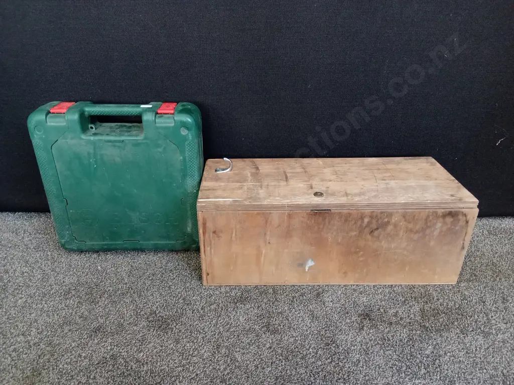 2 TOOL CASES WTH DRYWALL SCREWS INCLUDED Image 1++