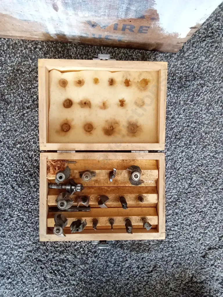 ROUTER TOOL WITH PIECE SET Image 1++