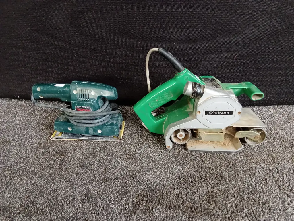SET OF 2 ELECTRIC SANDERS Image 1++