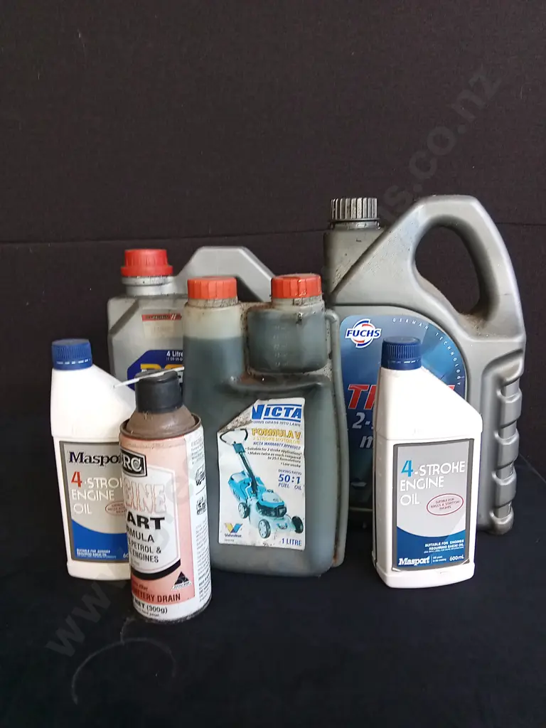BOX OF HALF FULL MECHANICS PRODUCTS Image 1++