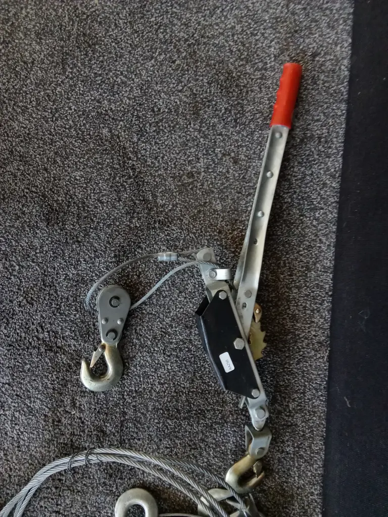 HEAVY DUTY CABLE PULLER/WINCH Image 1++