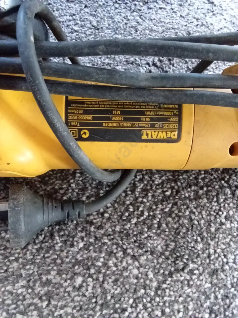 DEWALT ANGLE GRINDER Image 1++