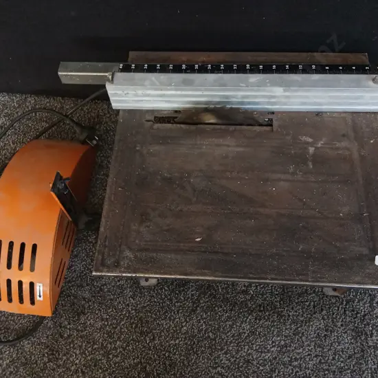 RYOBI TILE CUTTER
