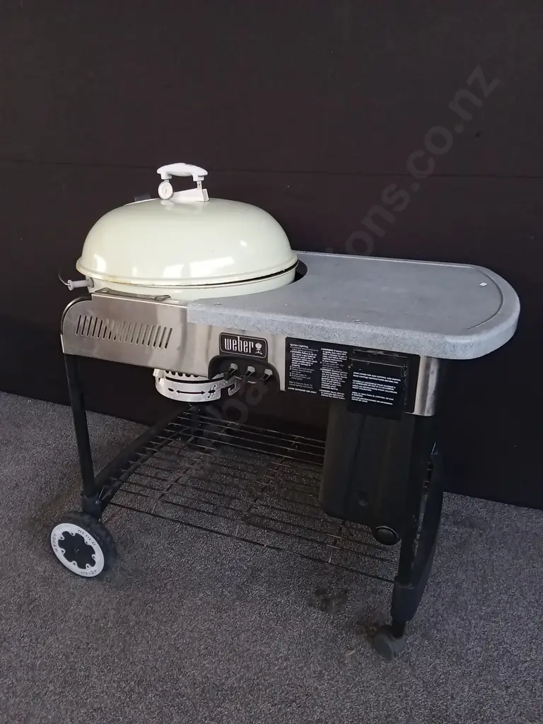 WEBER PERFORMER CHARCOAL GRILL, H 1.1 M APPROX X W 1.18 M APPROX Image 1++