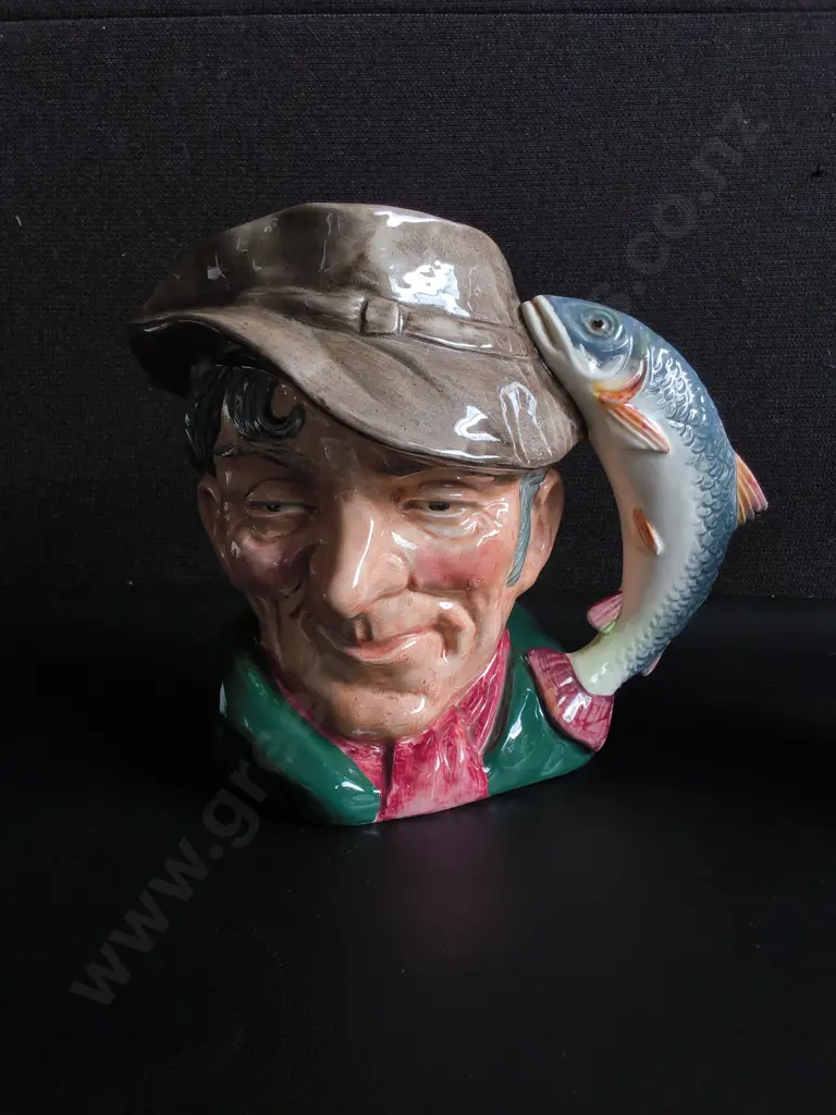 PAIR OF VINTAGE CHARACTER JUGS, INCLUDING ROYAL DOULTON "THE POACHER", TALLEST H 18 CM Image 1++