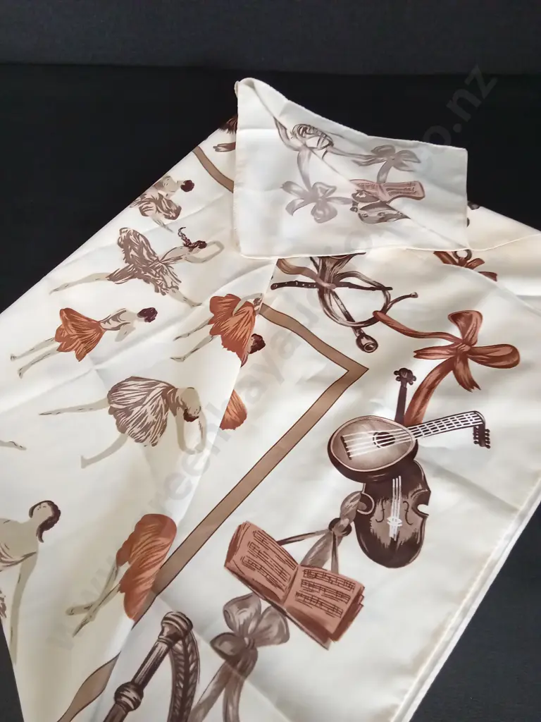 GENUINE HERMES SILK SCARF Image 1++