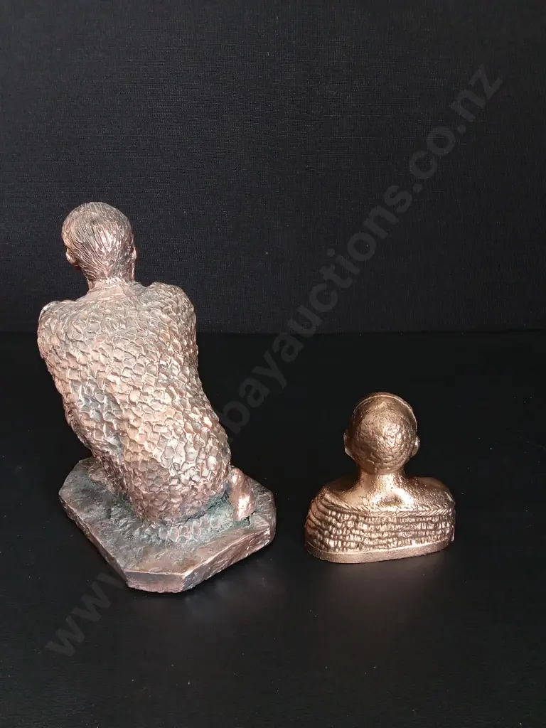 2 DECORATIVE MĀORI FIGURES 1 IS BRASS TALLEST H18CM Image 1++