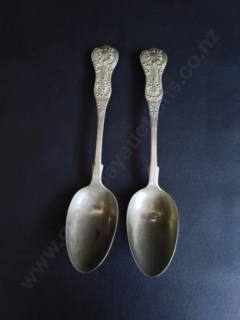 VINTAGE PAIR OF STERLING SILVER SPOONS, WEIGHS APPROX 70 GRAMS Image 1++