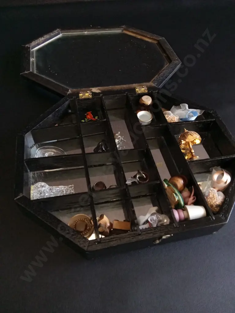 MIRRORED TRINKET BOX INCLUDING TRINKETS, W 28 CM Image 1++