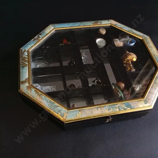 MIRRORED TRINKET BOX INCLUDING TRINKETS, W 28 CM