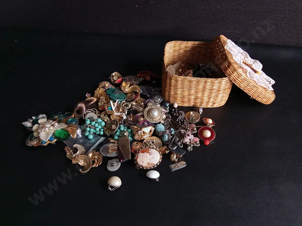 MIX OF JEWELLERY Image 1++