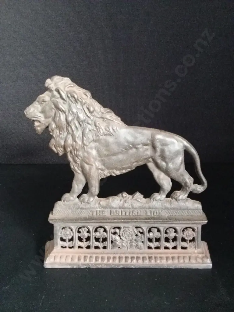 VINTAGE BRASS BRITISH LION H22.5CM Image 1++