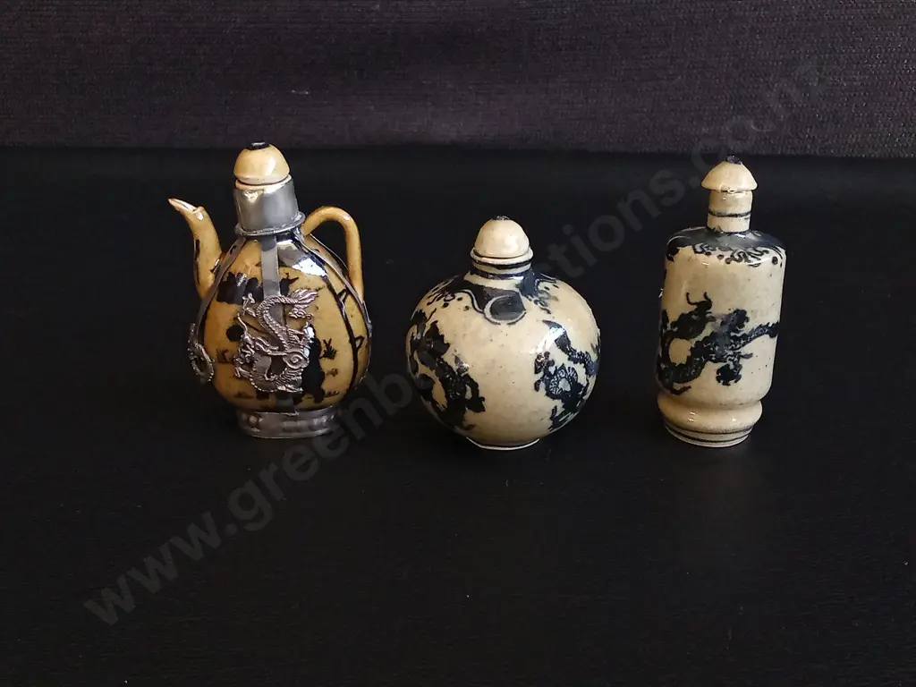 TRIO OF VINTAGE CHINESE PORCELAIN SNUFF BOTTLES, TALLEST H 8 CM Image 1++