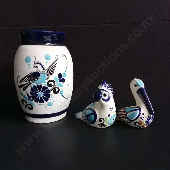 3 PIECES MEXICAN FOLK POTTERY BY VICMAN, TALLEST H 27 CM
