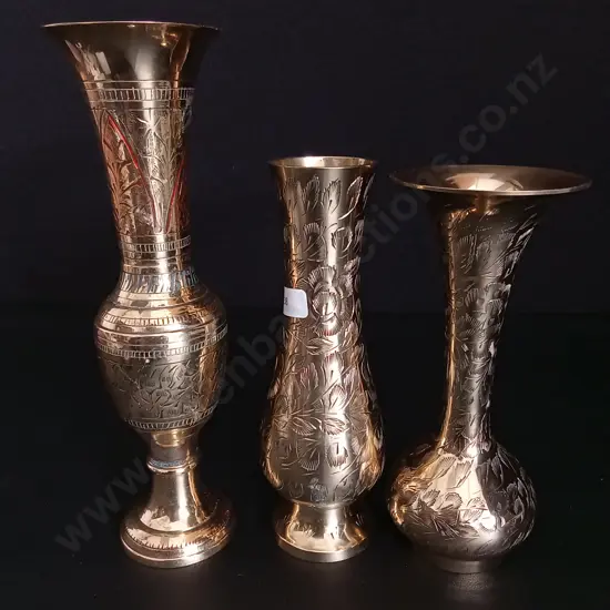 3 VINTAGE BRASS ENGRAVED VASES TALLEST H22.5CM