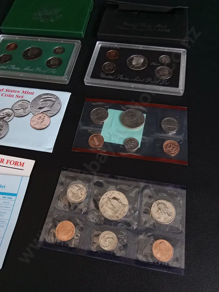 VINTAGE US MINT COLLECTABLE COIN SETS, INCLUDES SILVER Image 1++