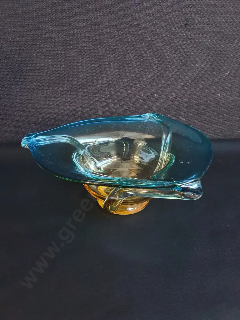 3 PIECES VINTAGE ART GLASS, INCLUDING LARGE HAND BLOWN MARTINI GLASS AND MURANO STYLE CONSOLE BOWL, TALLEST H 20.5 CM Image 1++