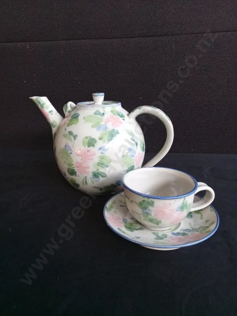 11 PIECE POTTERY TEA SET Image 1++