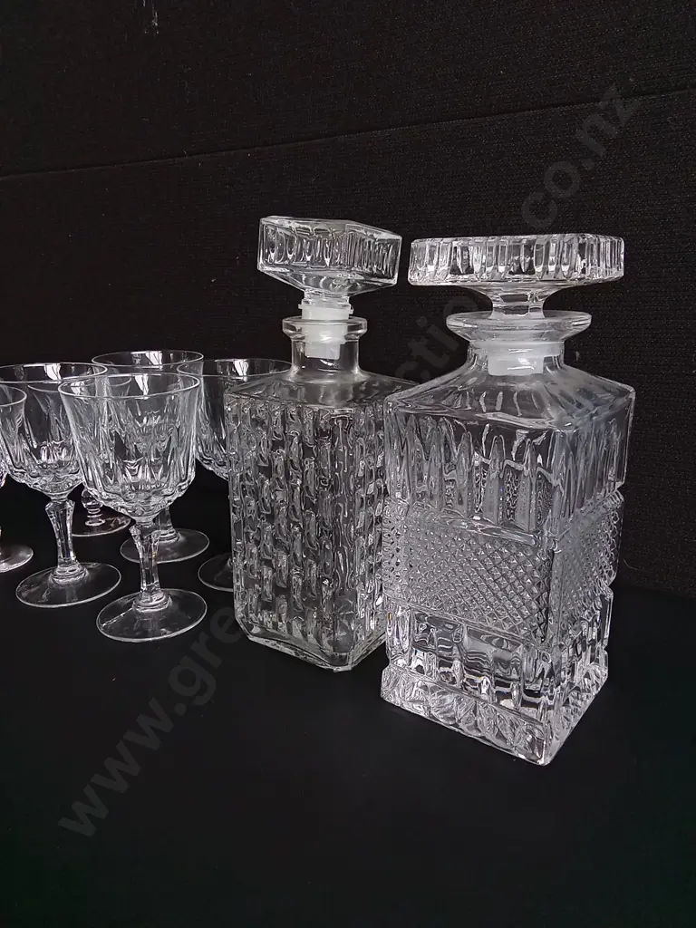 MIX OF GLASSWARE, INCLUDING PAIR OF STUART ENGLAND SHERRY GLASSES, 8 PIECES, TALLEST H 23 CM Image 1++