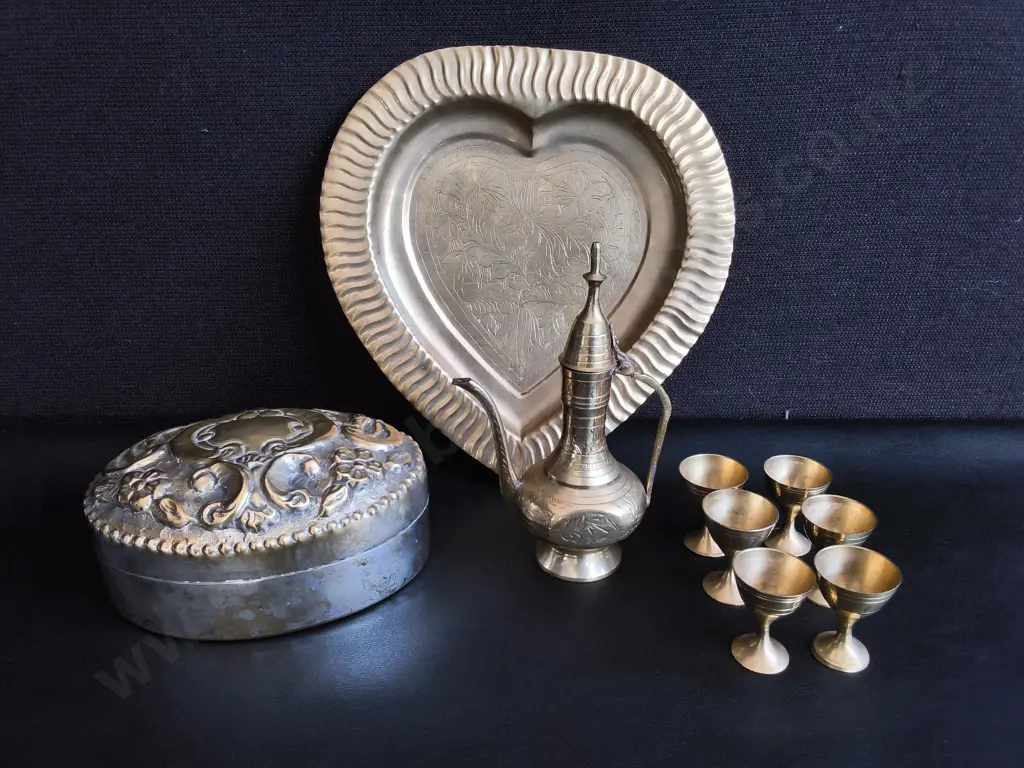 VINTAGE BRASS MINIATURE TEA & LICQUEUR SET, ENGRAVED HEART TRAY, AND EMBOSSED TRINKET BOX, TRAY W 26 CM Image 1++