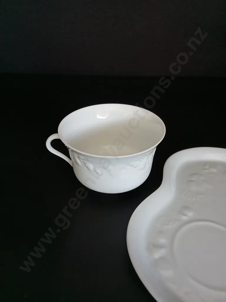 PHILIPPE DESHOULIERES PORCELAIN SNACK SET Image 1++