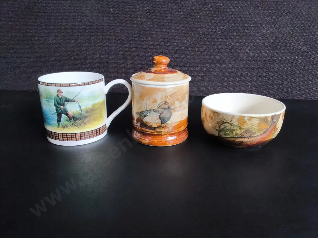WEDGEWOOD FISHING MUG, ROBERT GORDON TROUT BOWL AND DUCK SUGAR JAR, TALLEST H 11 CM Image 1++