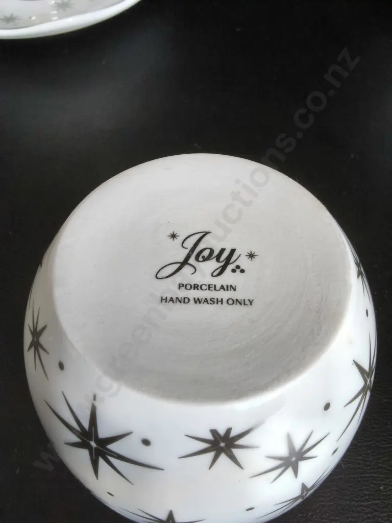 PORCELAIN 5 PIECE TEA SET Image 1++
