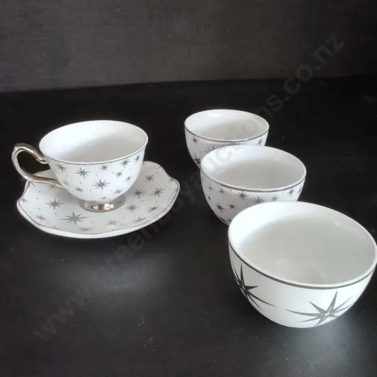 PORCELAIN 5 PIECE TEA SET