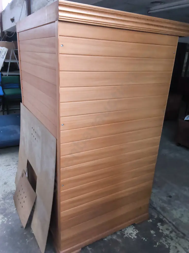 * UPDATED DESCRIPTION * AS NEW 2 PERSON "INFRARED SAUNAS" CEDAR WOOD INDOOR INFRARED SAUNA Image 1++