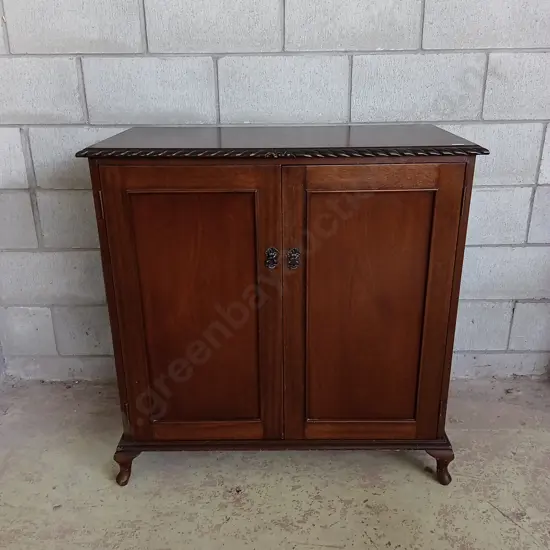 VINTAGE WOODEN 2-DOOR CABINET, H 92CM X L 90CM X D 45CM