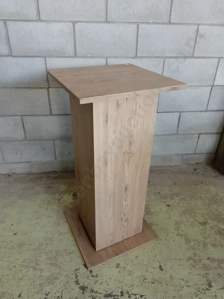 LECTERN/PODIUM, H 93CM X W 45CM X D 45CM Image 1++