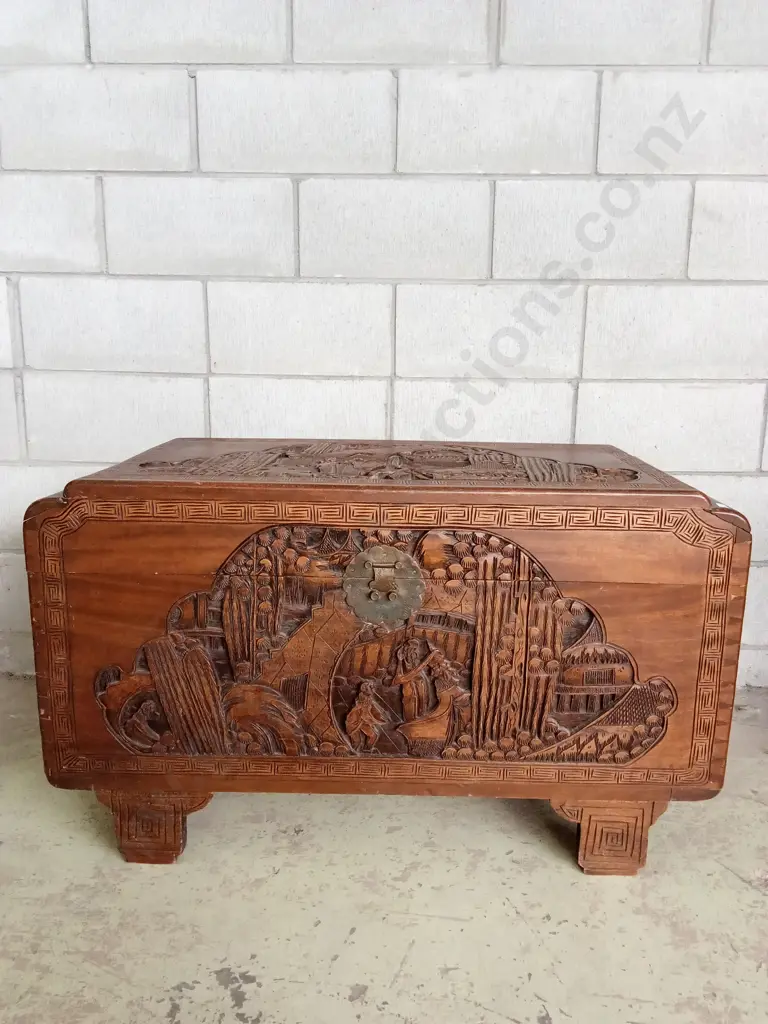 LARGE HANDCARVED WOODEN CHEST, H 60CM X L 101CM X D 50CM Image 1++