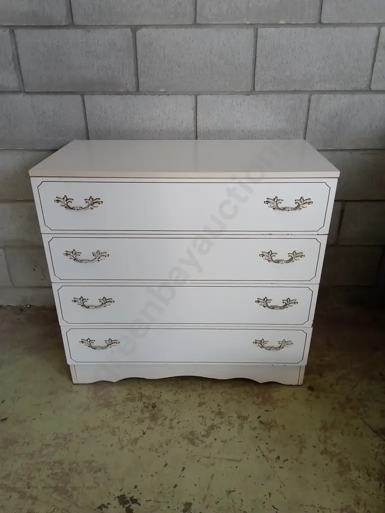 WHITE 4 DRAWER DRESSER, H 77CM X L 80CM X D 40 Image 1++