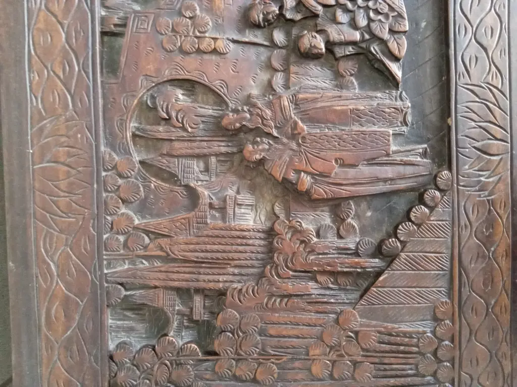 VINTAGE CARVED WOOD SIDEBOARD, H 56CM X L 89CM X D 45CM Image 1++