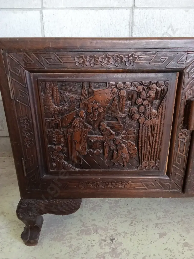 VINTAGE CARVED WOOD SIDEBOARD, H 56CM X L 89CM X D 45CM Image 1++