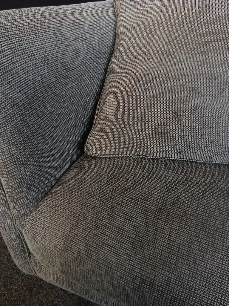 2.5 SEATER SOFA, W 1.9 M X H 73 CM Image 1++