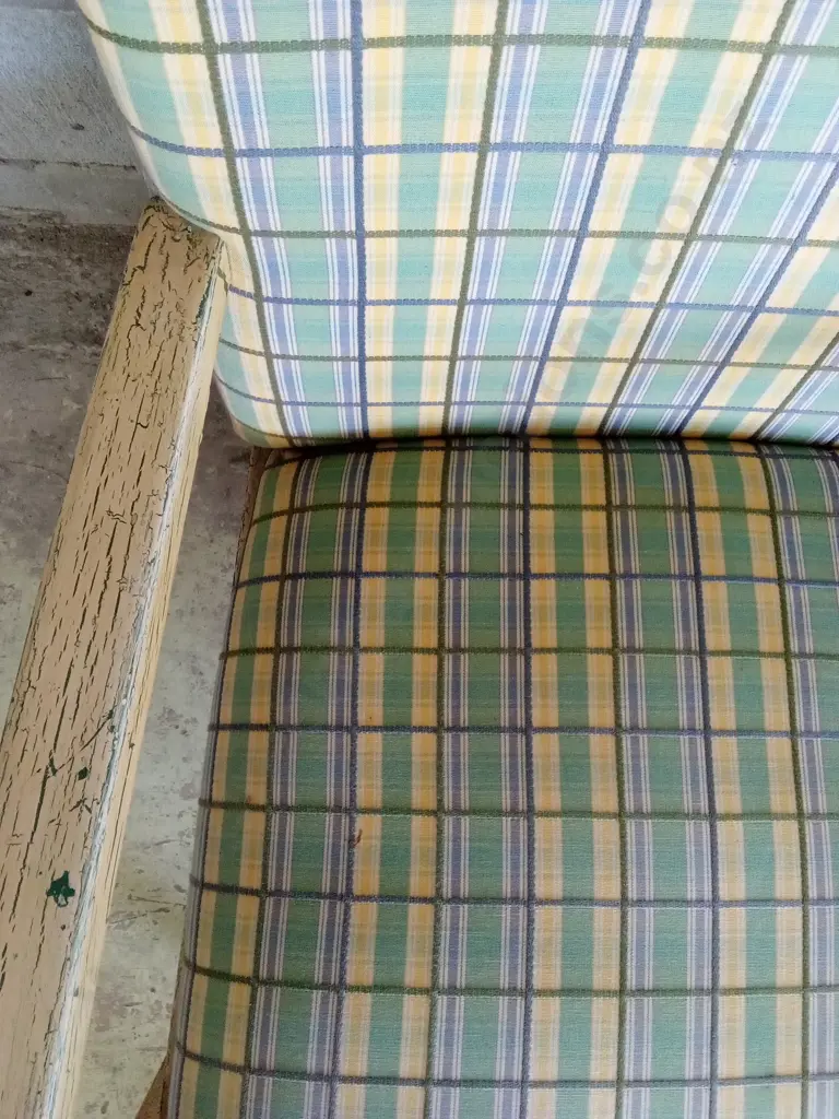VINTAGE ARM CHAIR WITH PLAID CUSHIONS, H 76CM Image 1++