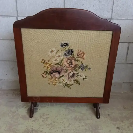 WOOD FIREPLACE SCREEN WITH FLORAL TAPESTRY, 68CM X 76CM