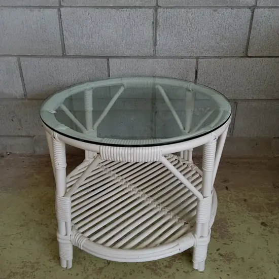 ROUND RATTAN COFFEE TABLE WITH GLASS TOP, 56CM DIAMETER