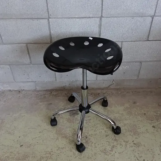 BLACK WHEELED STOOL CHAIR, 63CM HIGH