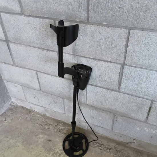 METAL DETECTOR WORKING