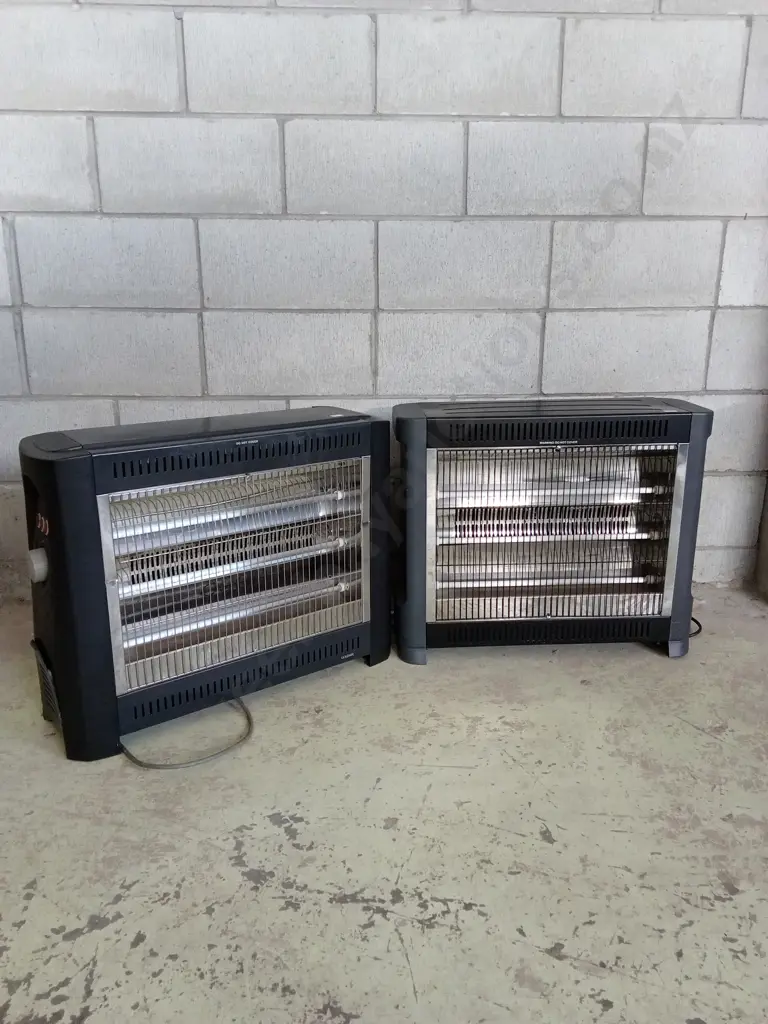PAIR OF HEATERS, GOLDAIR GIR400 AND LIVING&CO BL24, 63CM WIDE Image 1++