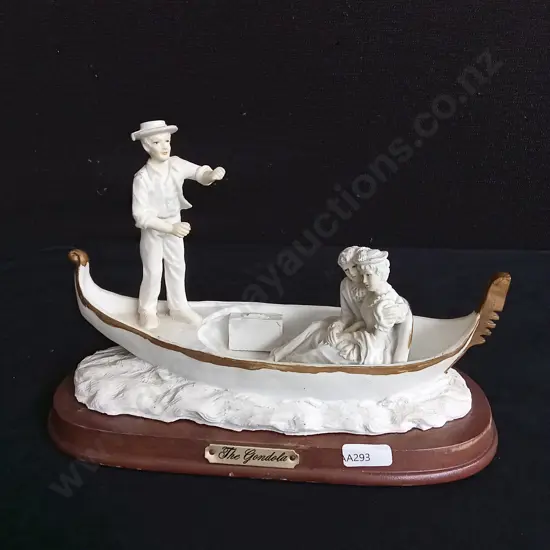 THE GONDOLA RESIN SCULPTURE H14CM L24CM