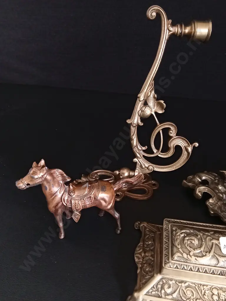 4 DECORATIVE ITEMS Image 1++