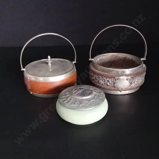 3 TRINKET DISHES LARGEST DIA 14CM