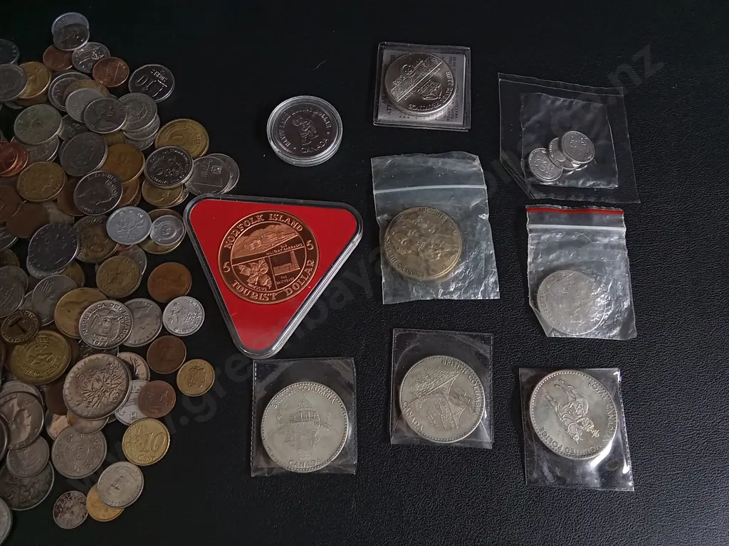 COLLECTION OF FOREIGN COINS, AND INDIVIDUAL COMMEMORATIVE COINS Image 1++