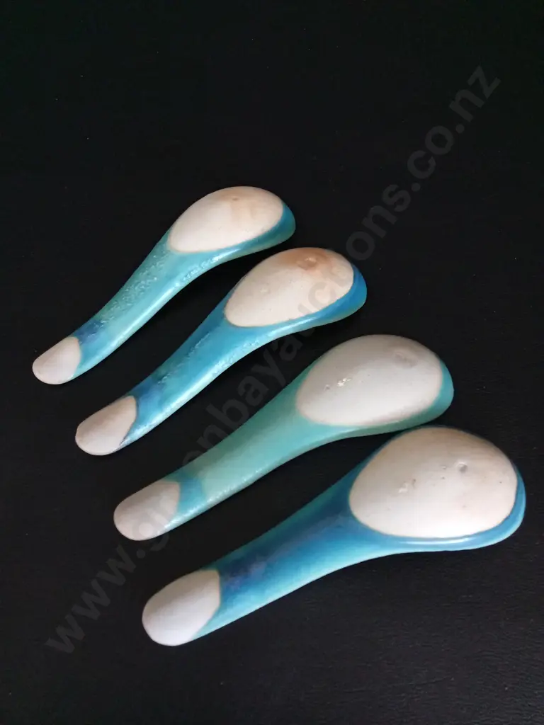 4 CERAMIC CHINESE SOUP SPOONS Image 1++