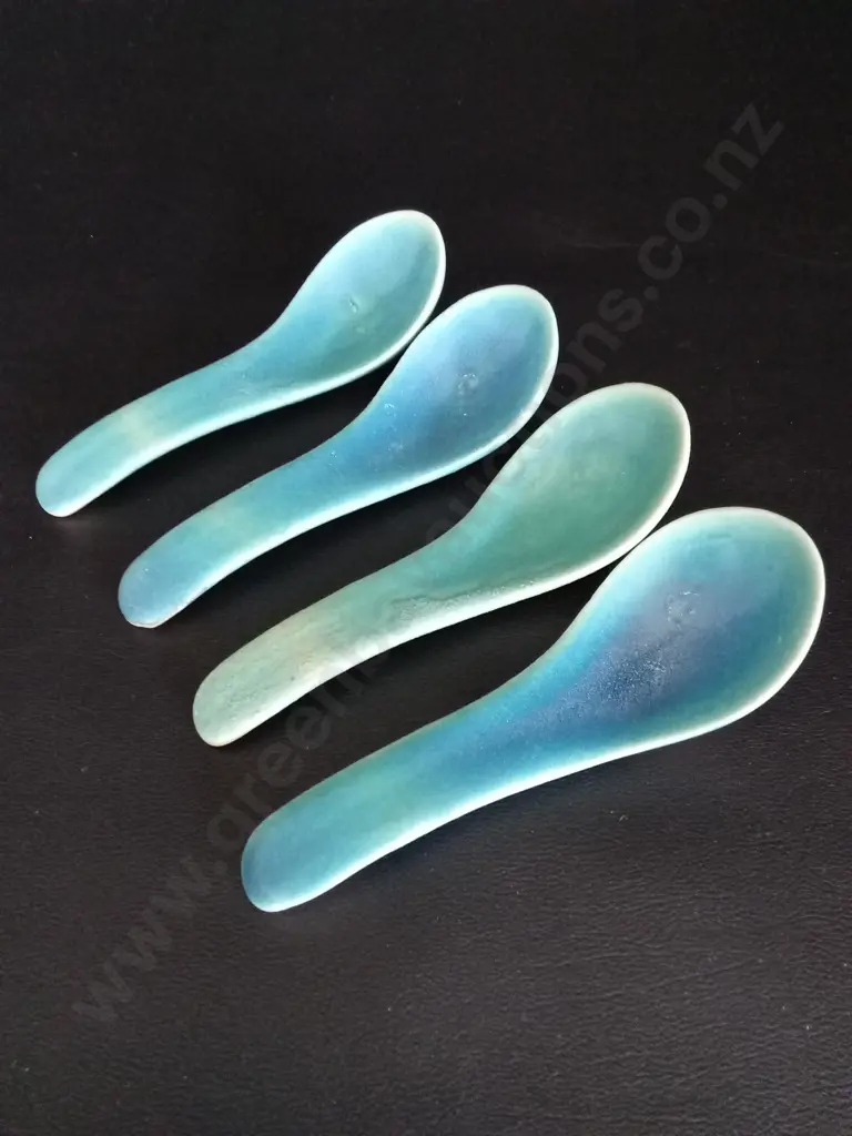 4 CERAMIC CHINESE SOUP SPOONS Image 1++